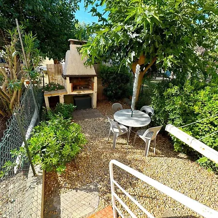 Apartament With Garden - Sea View *