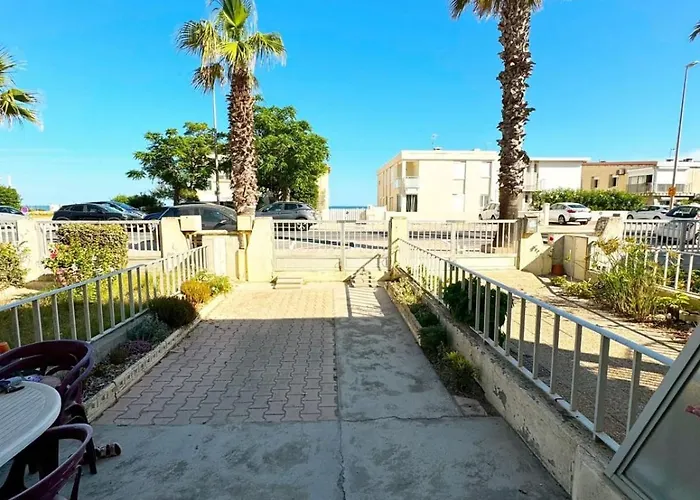 With Garden - Sea View شقة